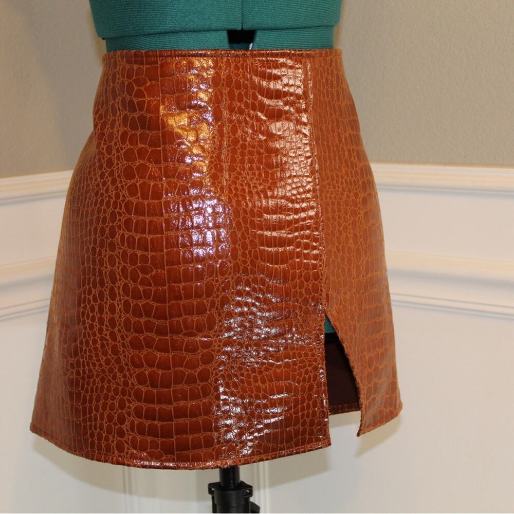 NWT Motel Rocks Wren Croc PU Brown Faux Leather Mini Skirt Women’s Size S